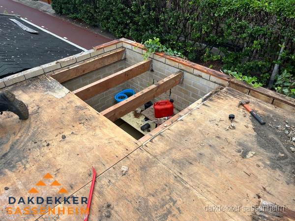 Plat dak vervangen met open constructie in Sassenheim