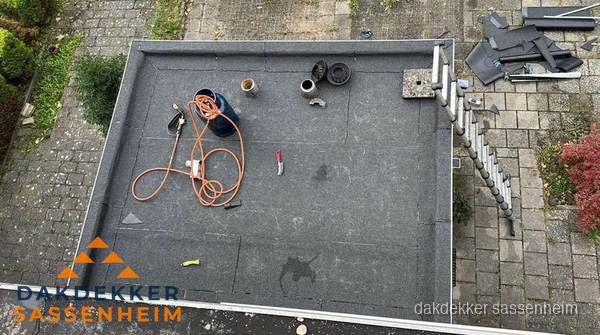 Plat dak met nieuwe bitumen bedekking in Sassenheim Plat dak met nieuwe bitumen bedekking in Sassenheim
