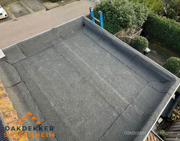 Gerenoveerd plat dak met nieuwe bitumen dakbedekking in Sassenheim Gerenoveerd plat dak met nieuwe bitumen dakbedekking in Sassenheim