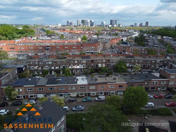 Luchtfoto van daken in woonwijk Sassenheim
