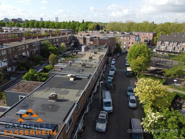 Luchtfoto dakinspectie woonwijk in Sassenheim